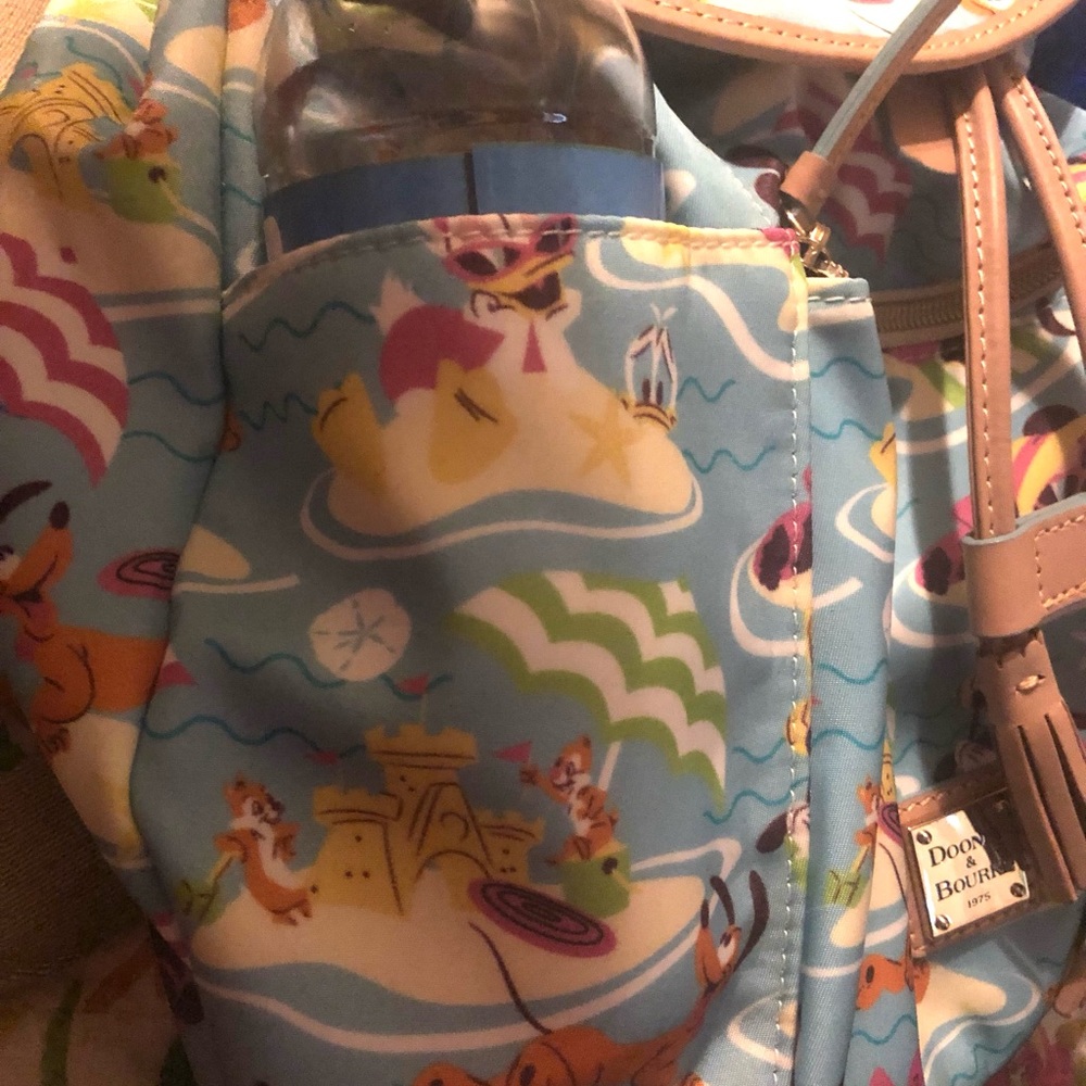 NWT Dooney and Bourke Disney Aulani Beach Backpack - Picture 7 of 7